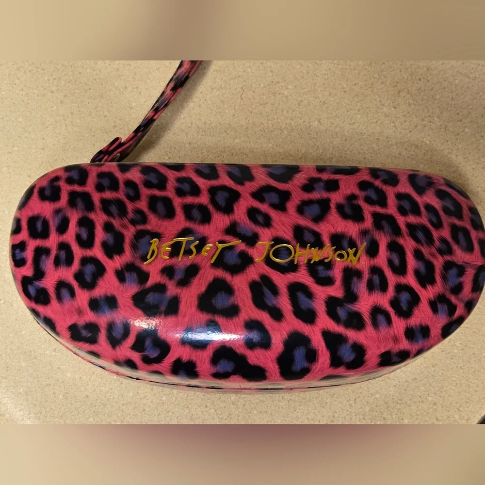 Stylish Pink Sunglasses 2 Pairs And Betsey Johnson Hard Sunglasses Case